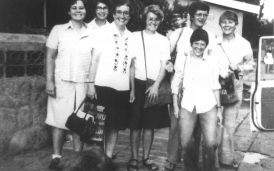 August 1980 in La Libertad, El Salvador: Sr. Christine Rody, Dorothy Kazel, an unidentified Cleveland missioner, Sr. Maura Clarke, Sr. Theresa Alexander, Sr. Pat Edmiston, Sr. Ita Ford and Sr. Dorothy Kazel (Maryknoll Mission Archives)