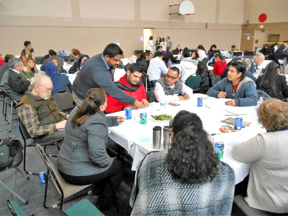 encuentro table discussion