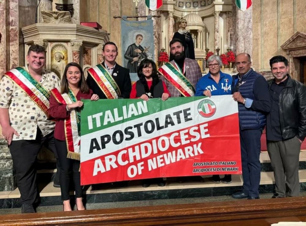 Members of the Newark Italian Apostolate pose.