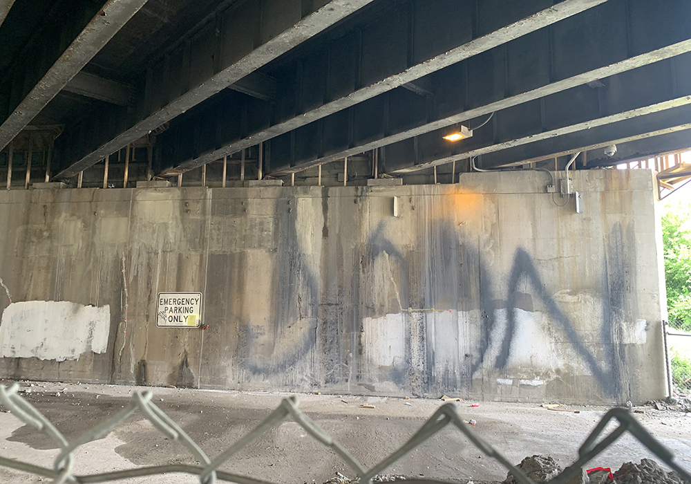 The Kennedy Expressway Fullerton Avenue underpass wall as it looks now. (Chicago Sun-Times/Robert Herguth)