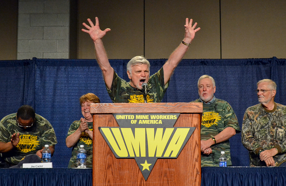 United Mine Workers of America president Cecil Roberts speaks to about 4,000 retired members at the Lexington Center in Lexington, Ky., on June 14, 2016. (AP/Dylan Lovan)