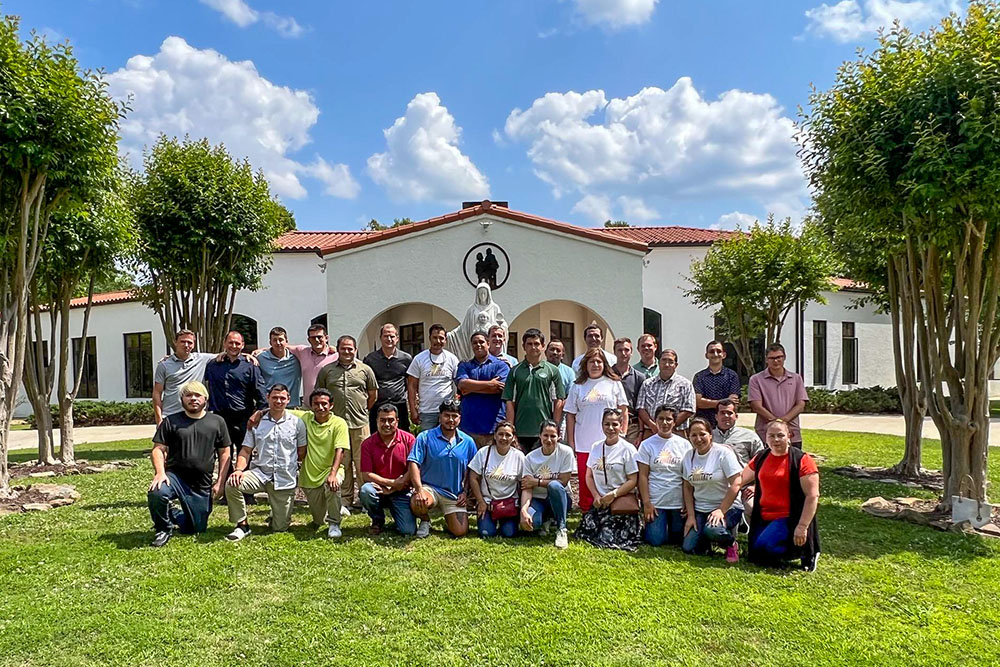 Renew's "Levantate" ("Arise") small Christian community at Holy Spirit Catholic Church in Huntsville, Alabama, July 2024 (Courtesy of Meredith Augustin)