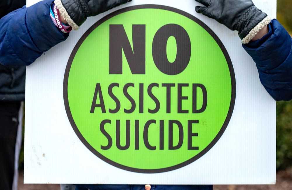 Sign that reads: "No assisted suicide"