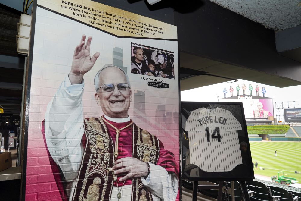 A mural dedicated to Pope Leo XIV at White Sox field 