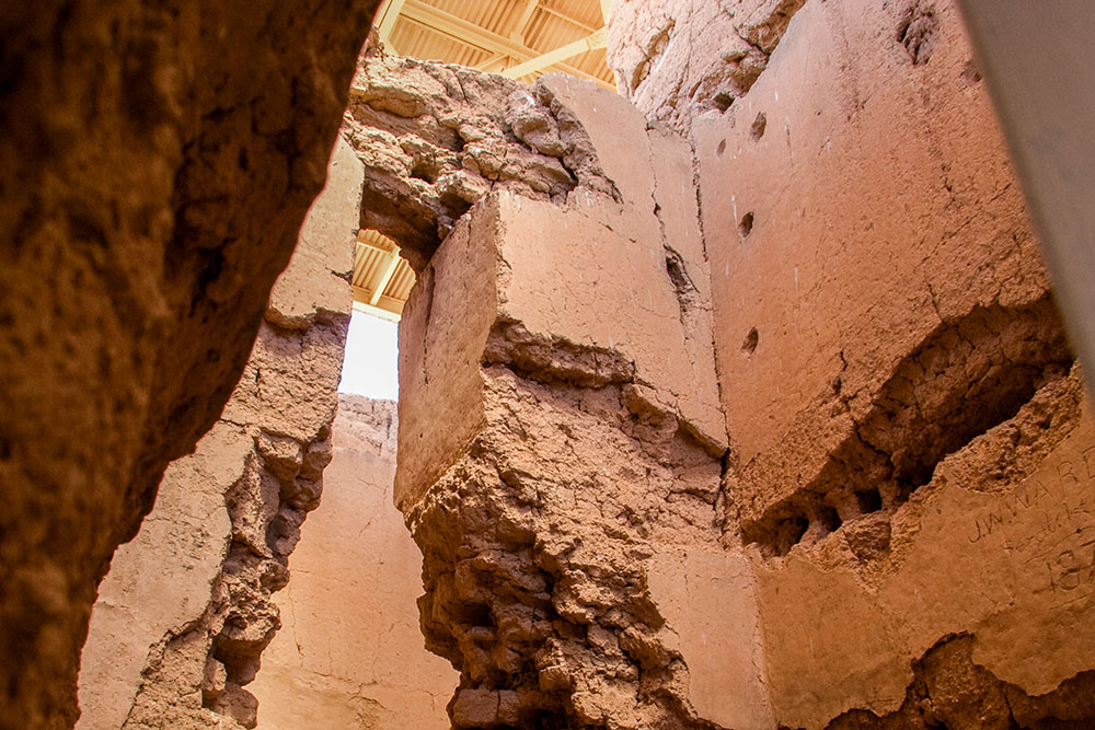 An interior view of the ruins of Casa Grande, a nearly 700-year-old, four-story structure that was home to the rulers of the Huhugam in the Sonoran Desert, Arizona (Wikimedia Commons/ksblack99)