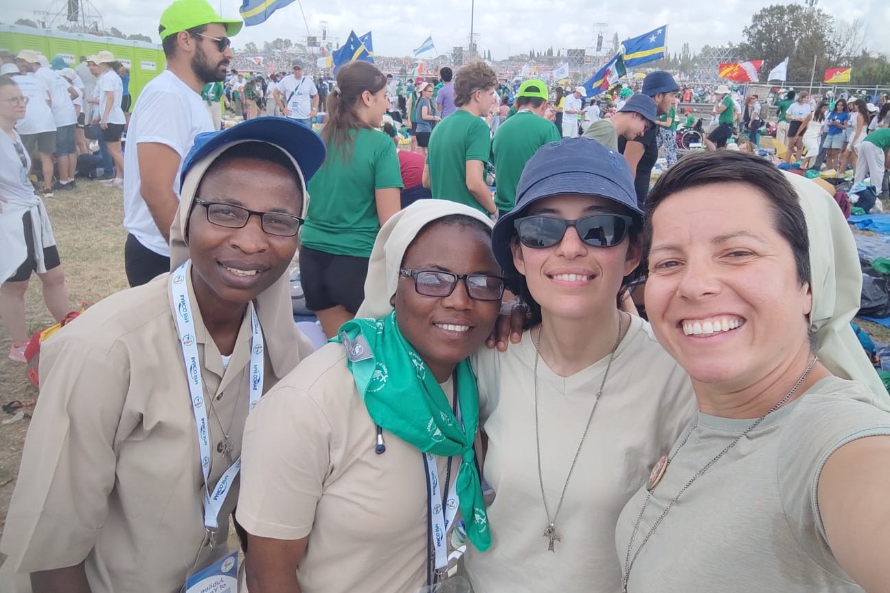 Jeanine Habarugira, Solange Bulangalire, Maite Fernández and Loredana Boniotti take part in the Jubilee of Young People in Tor Vergata, Rome, during the afternoon vigil with Pope Leo XIV, together with more than 1 million young people from around the world in August 2025. (Loredana Boniotti)