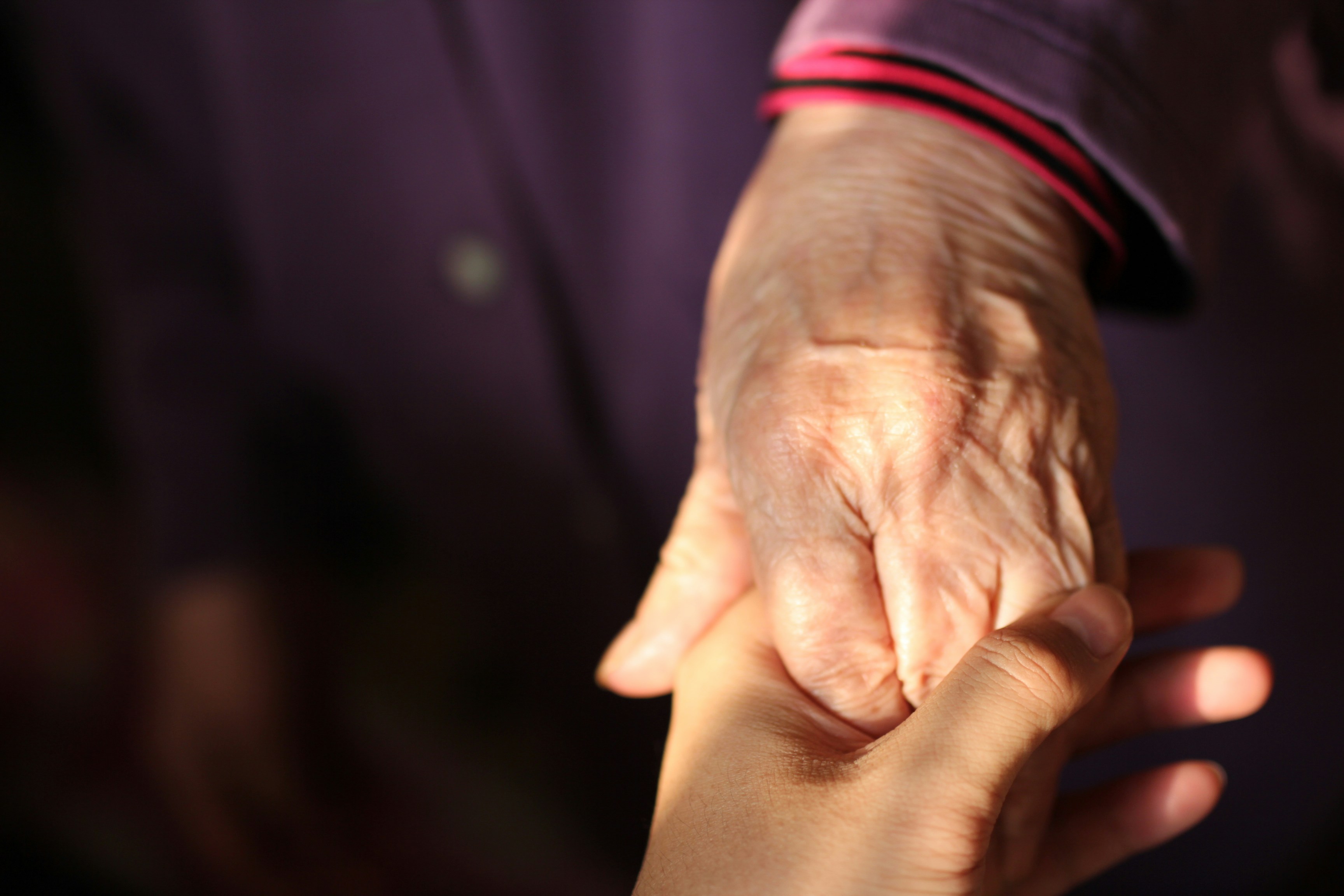La fragilidad humana se sostiene por la fuerza del Espíritu. (Foto: Hunt Han/Unsplash)