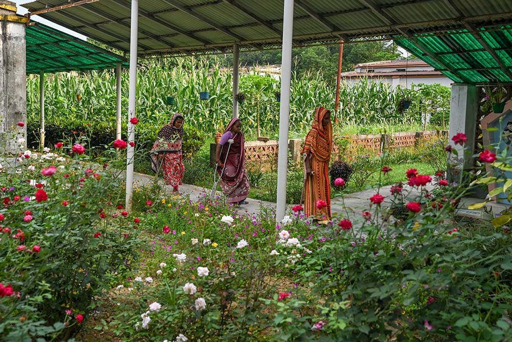 Every morning, patients and staff gather for a shared prayer. The center unites people of all faiths in a common hope for healing. (Piyas Biswas)