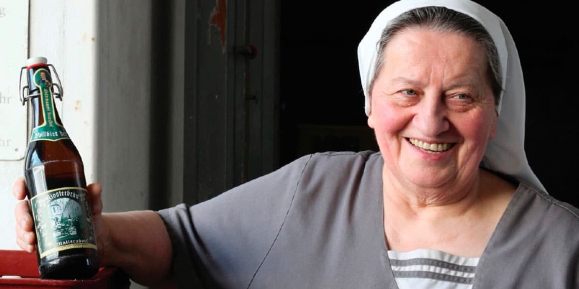 "Actualmente, el alcohol siempre se presenta como si fuera veneno, pero la humanidad difícilmente habría sobrevivido sin él", asegura sor Doris Engelhard, la última monja cervecera de Alemania y una de las últimas de Europa. (Foto: cortesía Vida Nueva Digital España)