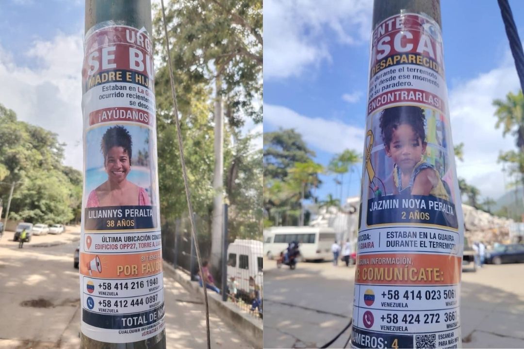 Una familia de Guatire, estado Miranda, a 74 kilómetros de La Guaira, recorre las calles colocando carteles en busca de sus familiares desaparecidos tras el doble sismo. (Foto: Graciela Portillo)