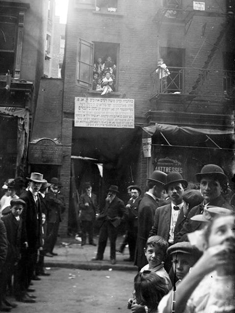 Jewish people gather for a Rosh Hashanah celebration at a synagogue in a tenement house in New York City, Sept. 9, 1907. (Library of Congress/George Grantham Bain Collection)