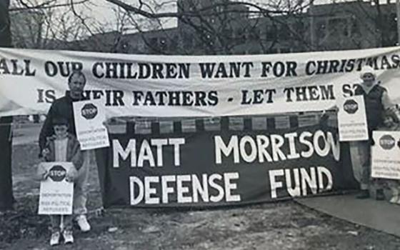 Matthew Morrison, with Francie Broderick and their children, at a 24-hour vigil in downtown St. Louis in 1996 