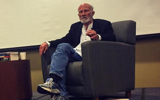 Theologian Stanley Hauerwas participates in a symposium on Sept. 17, 2015, at Augustana College in Rock Island, Illinois. (Wikimedia Commons/Benjamin Payne, CC BY-SA 4.0)
